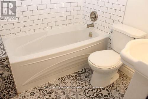 Lower - 242 Keele Street, Toronto, ON - Indoor Photo Showing Bathroom