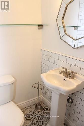 Lower - 242 Keele Street, Toronto, ON - Indoor Photo Showing Bathroom