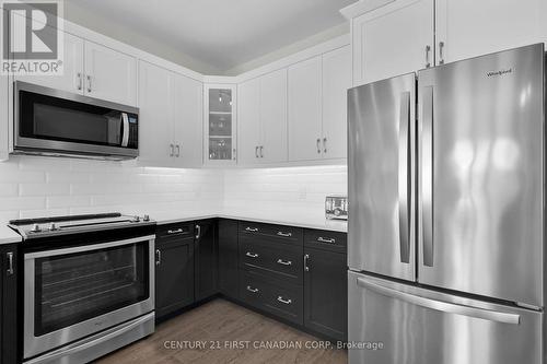 31 - 600 Guiness Way, London, ON - Indoor Photo Showing Kitchen With Upgraded Kitchen