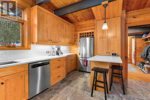 354 Bayshore Boulevard, Huntsville (Chaffey), ON - Indoor Photo Showing Kitchen