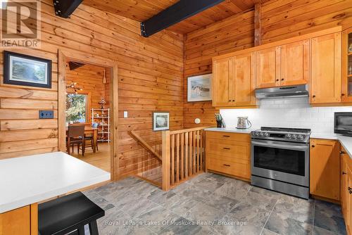 354 Bayshore Boulevard, Huntsville (Chaffey), ON - Indoor Photo Showing Kitchen