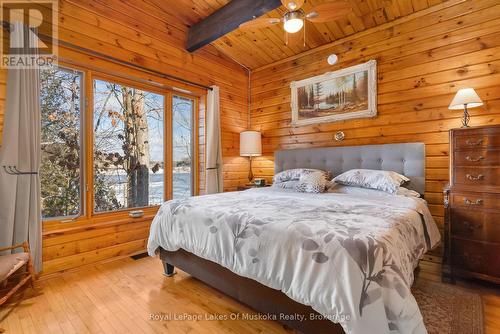 354 Bayshore Boulevard, Huntsville (Chaffey), ON - Indoor Photo Showing Bedroom