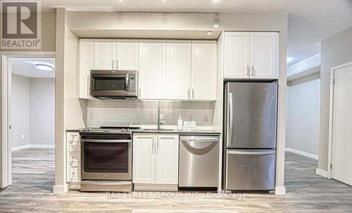 309 - 168 Sabina Drive, Oakville, ON - Indoor Photo Showing Kitchen With Stainless Steel Kitchen