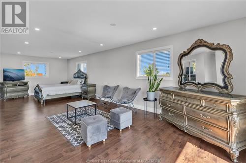 854 Townline Road, Kingsville, ON - Indoor Photo Showing Living Room