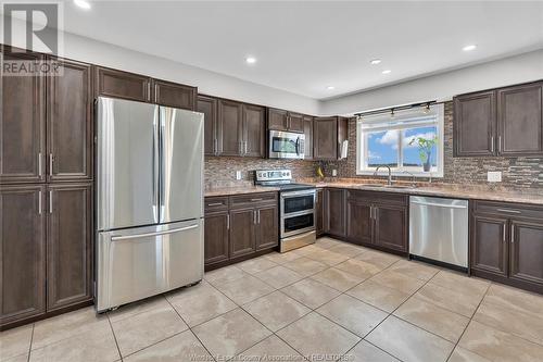 854 Townline Road, Kingsville, ON - Indoor Photo Showing Kitchen