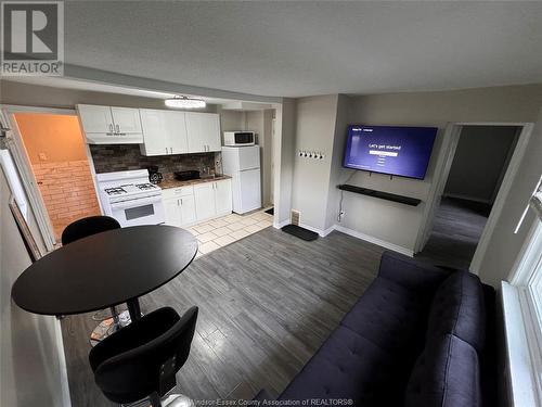 600 Park Street West Unit# 3, Windsor, ON - Indoor Photo Showing Kitchen