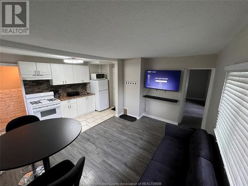 600 Park Street West Unit# 3, Windsor, ON - Indoor Photo Showing Kitchen