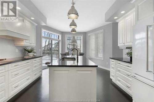 21429 Lynn Road, Wheatley, ON - Indoor Photo Showing Kitchen With Upgraded Kitchen