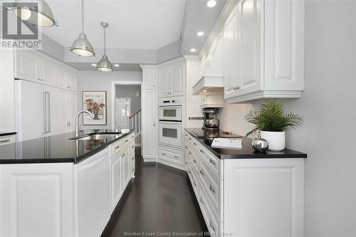 21429 Lynn Road, Wheatley, ON - Indoor Photo Showing Kitchen With Upgraded Kitchen