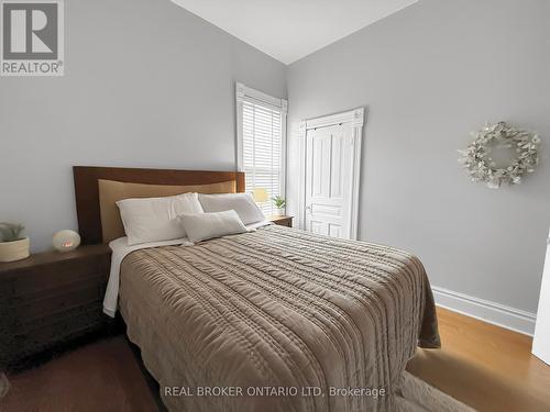 106 Front Street W, Strathroy-Caradoc (Nw), ON - Indoor Photo Showing Bedroom