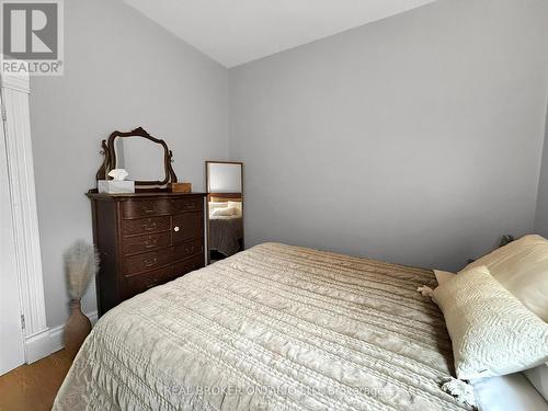 106 Front Street W, Strathroy-Caradoc (Nw), ON - Indoor Photo Showing Bedroom