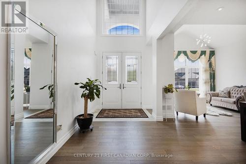 Foyer - 207 Union Avenue, Middlesex Centre (Komoka), ON - Indoor