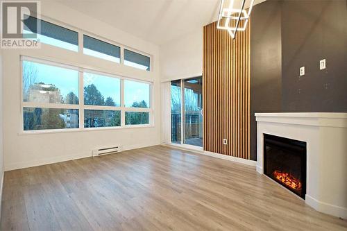 407 8600 Park Road, Richmond, BC - Indoor With Fireplace