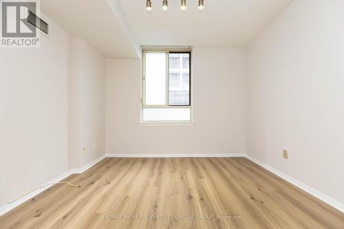 606 - 633 Bay Street, Toronto, ON - Indoor Photo Showing Other Room