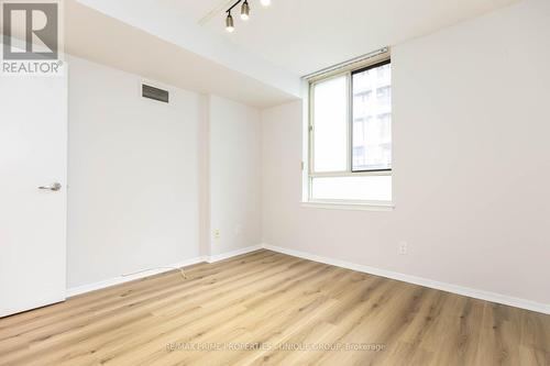 606 - 633 Bay Street, Toronto, ON - Indoor Photo Showing Other Room