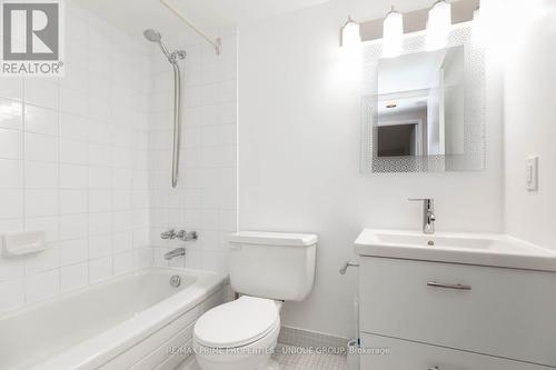 606 - 633 Bay Street, Toronto, ON - Indoor Photo Showing Bathroom