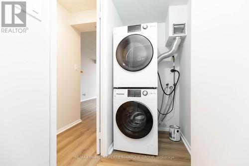 606 - 633 Bay Street, Toronto, ON - Indoor Photo Showing Laundry Room