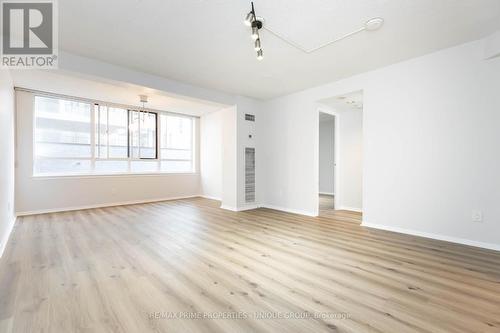 606 - 633 Bay Street, Toronto, ON - Indoor Photo Showing Other Room