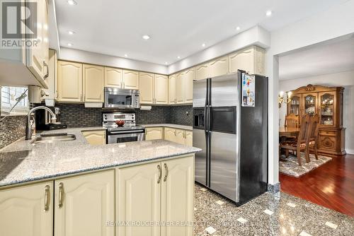 1106 Ridge Valley Drive, Oshawa (Pinecrest), ON - Indoor Photo Showing Kitchen With Stainless Steel Kitchen With Upgraded Kitchen