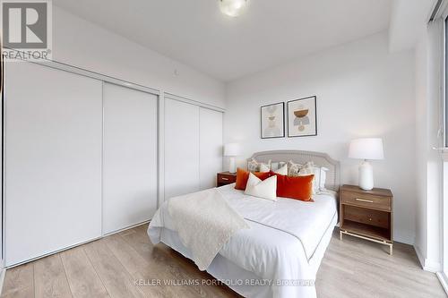 1802 - 38 Honeycrisp Crescent, Vaughan, ON - Indoor Photo Showing Bedroom