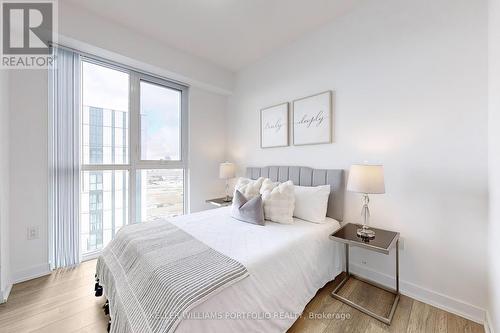 1802 - 38 Honeycrisp Crescent, Vaughan, ON - Indoor Photo Showing Bedroom