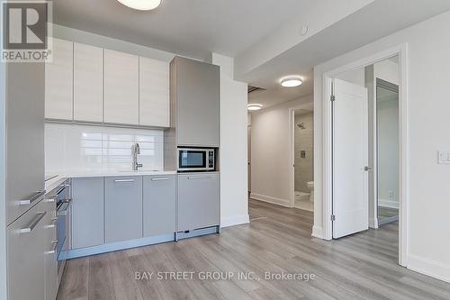 2805 - 38 Gandhi Lane, Markham, ON - Indoor Photo Showing Kitchen