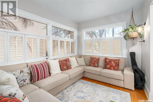 710 University Drive, Saskatoon, SK - Indoor Photo Showing Living Room