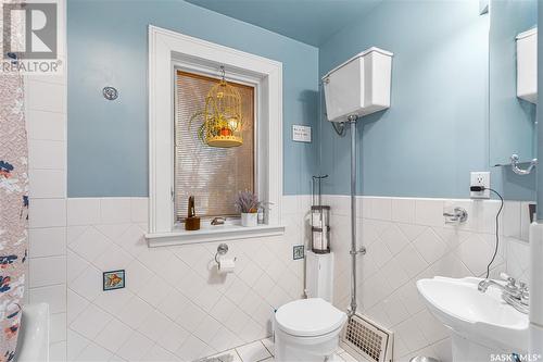 710 University Drive, Saskatoon, SK - Indoor Photo Showing Bathroom