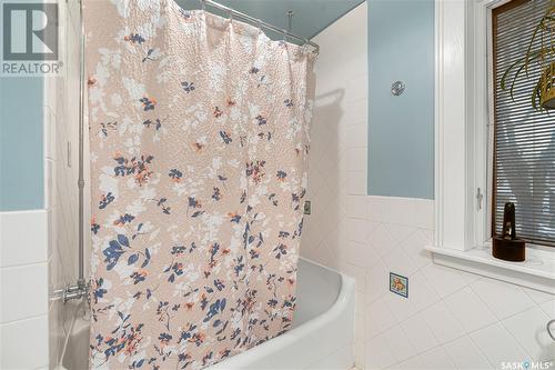 710 University Drive, Saskatoon, SK - Indoor Photo Showing Bathroom