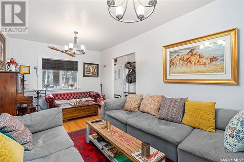 710 University Drive, Saskatoon, SK - Indoor Photo Showing Living Room