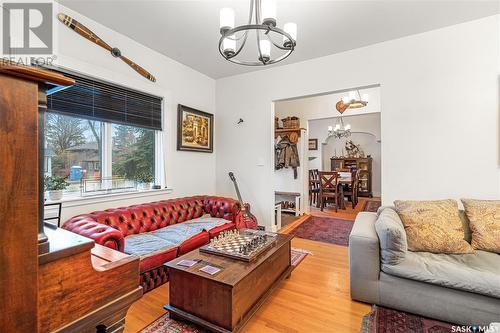 710 University Drive, Saskatoon, SK - Indoor Photo Showing Living Room