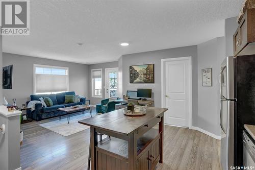 83 5533 Blake Crescent, Regina, SK - Indoor Photo Showing Living Room