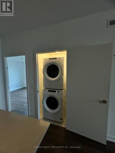 1103 - 55 Duke Street, Kitchener, ON - Indoor Photo Showing Laundry Room