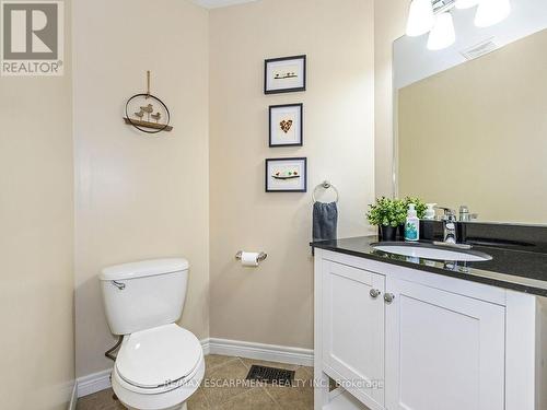 385 Murray Street, Grimsby, ON - Indoor Photo Showing Bathroom