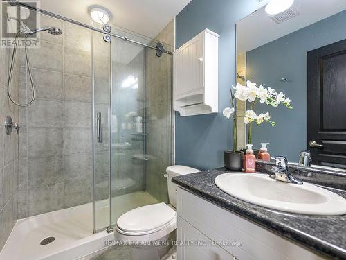 385 Murray Street, Grimsby, ON - Indoor Photo Showing Bathroom