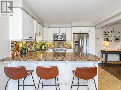 385 Murray Street, Grimsby, ON - Indoor Photo Showing Kitchen With Stainless Steel Kitchen With Double Sink With Upgraded Kitchen