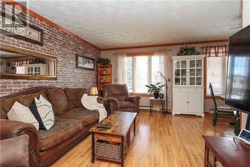 1916 Springdale Crescent, Sudbury, ON - Indoor Photo Showing Living Room