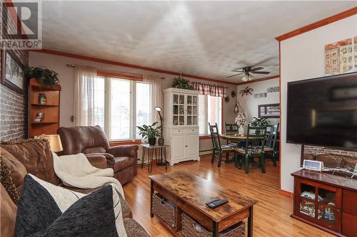 1916 Springdale Crescent, Sudbury, ON - Indoor Photo Showing Living Room