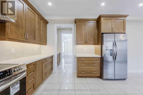 206 Jessie Caverhill, Oakville, ON - Indoor Photo Showing Kitchen