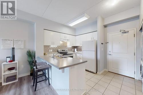 315 - 1077 Gordon Street, Guelph, ON - Indoor Photo Showing Kitchen With Double Sink