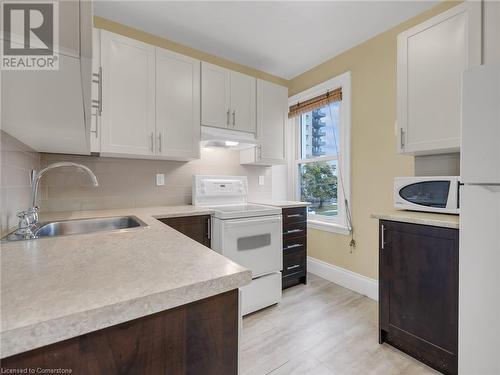 65 Aikman Avenue, Hamilton, ON - Indoor Photo Showing Kitchen