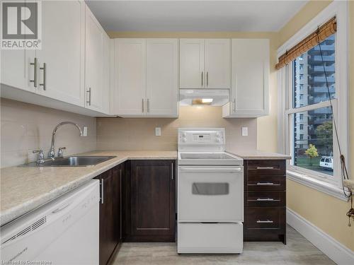 65 Aikman Avenue, Hamilton, ON - Indoor Photo Showing Kitchen