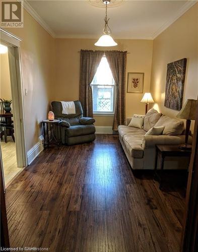 65 Aikman Avenue, Hamilton, ON - Indoor Photo Showing Living Room