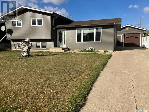 233 6Th Avenue E, Gravelbourg, SK - Outdoor