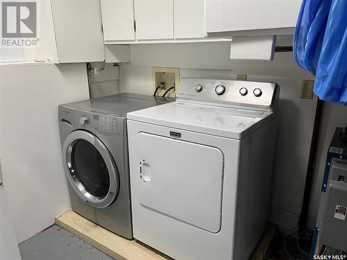 233 6Th Avenue E, Gravelbourg, SK - Indoor Photo Showing Laundry Room