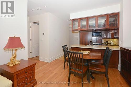 301 - 10 Bellair Street, Toronto, ON - Indoor Photo Showing Dining Room