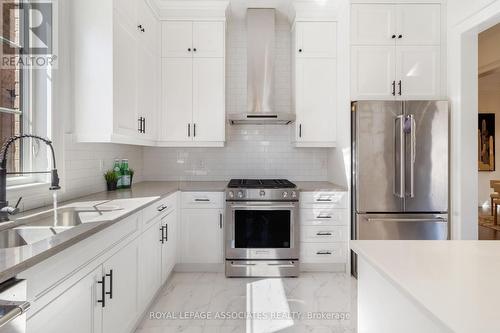 96 Torrey Pines Road, Vaughan, ON - Indoor Photo Showing Kitchen With Stainless Steel Kitchen With Upgraded Kitchen