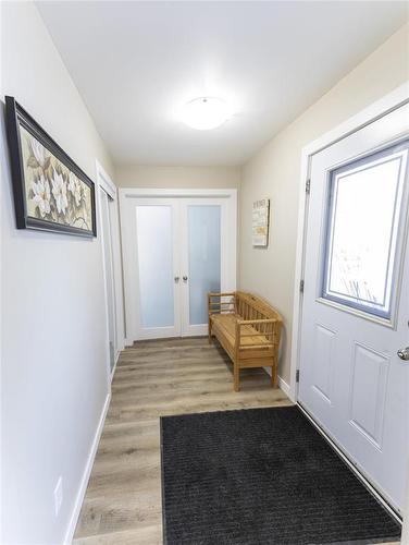 42 Colleen Avenue, Arnes, MB - Indoor Photo Showing Other Room