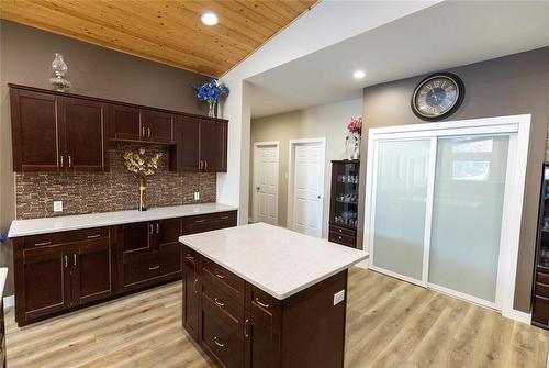 42 Colleen Avenue, Arnes, MB - Indoor Photo Showing Kitchen