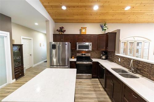 42 Colleen Avenue, Arnes, MB - Indoor Photo Showing Kitchen With Double Sink